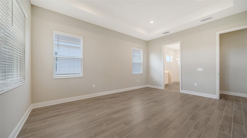 Image 20 of property listing at 21297 HOLMES CIRCLE, Venice, FL 34293