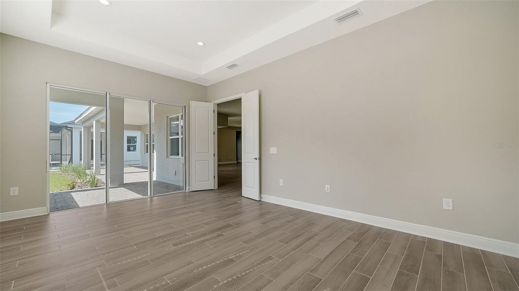Image 26 of property listing at 21297 HOLMES CIRCLE, Venice, FL 34293