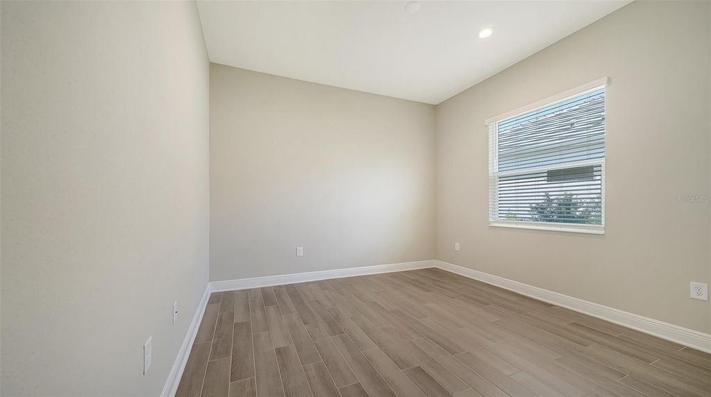 Image 28 of property listing at 21297 HOLMES CIRCLE, Venice, FL 34293
