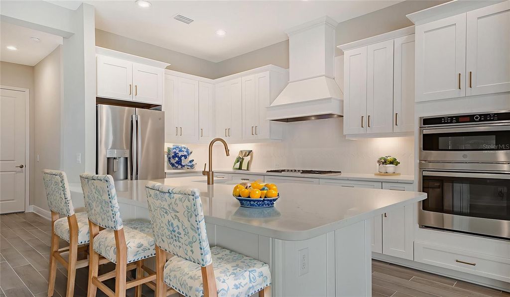 Image 4 of property listing at 21297 HOLMES CIRCLE, Venice, FL 34293