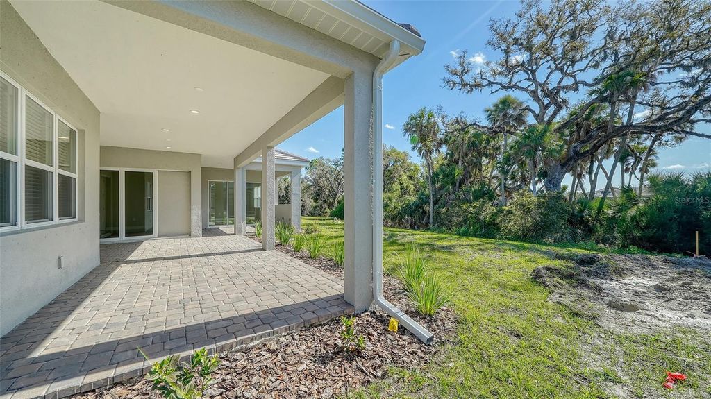 Image 36 of property listing at 21297 HOLMES CIRCLE, Venice, FL 34293