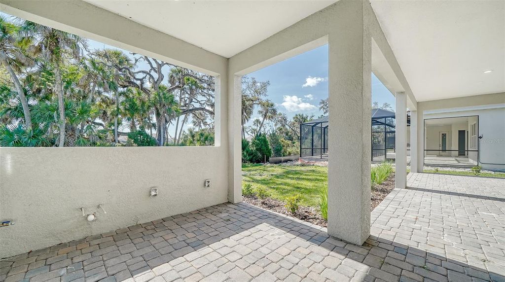 Image 37 of property listing at 21297 HOLMES CIRCLE, Venice, FL 34293
