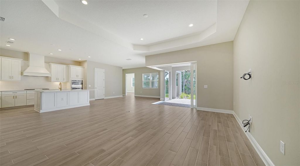 Image 9 of property listing at 21297 HOLMES CIRCLE, Venice, FL 34293
