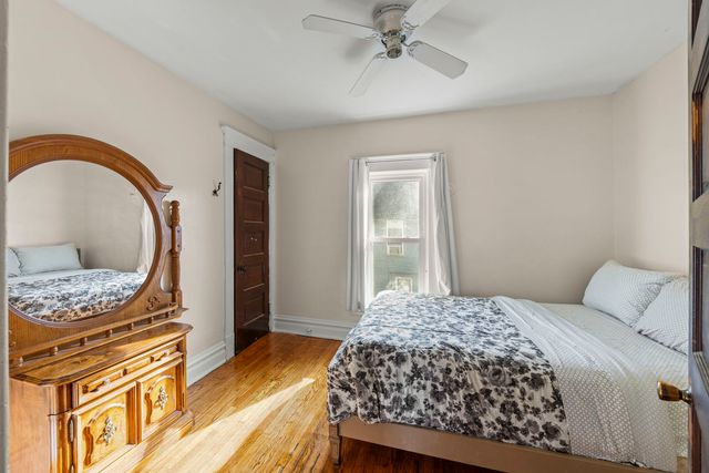 415 Blackhawk Street, Aurora, IL 60506