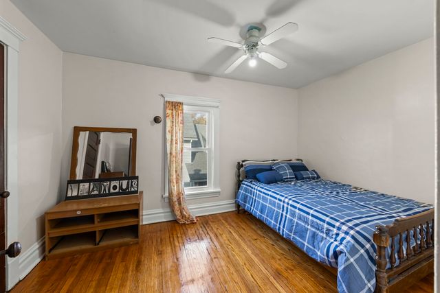 415 Blackhawk Street, Aurora, IL 60506