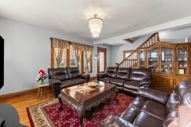 415 Blackhawk Street, Aurora, IL 60506