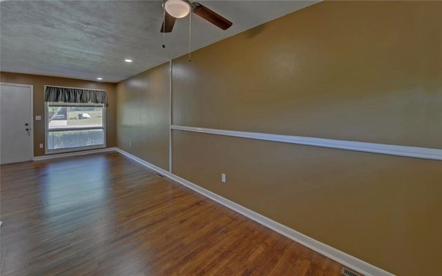 60 Kelsey Drive, Hartwell, GA 30643