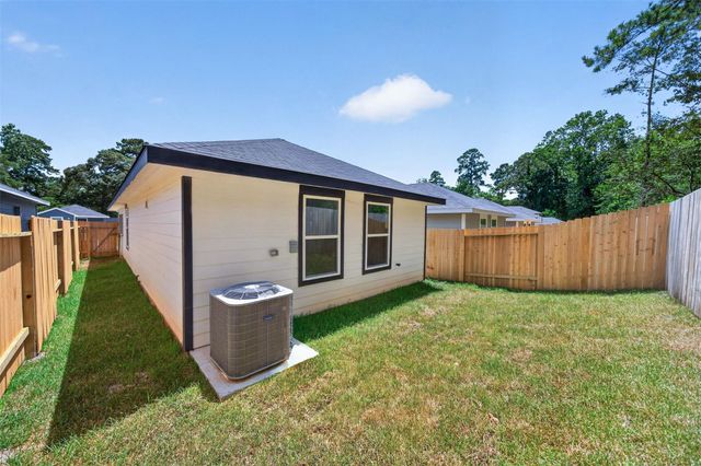 11927 Detar Court, Willis, TX 77378