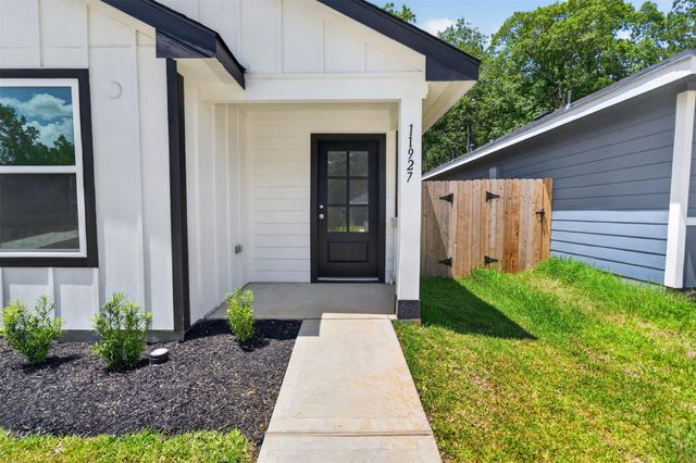 11927 Detar Court, Willis, TX 77378