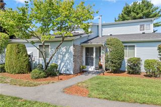 755 Williamsburg Circle, Warwick, RI 02886
