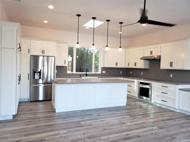 804 Clark Ave, Encinitas, CA 92024
