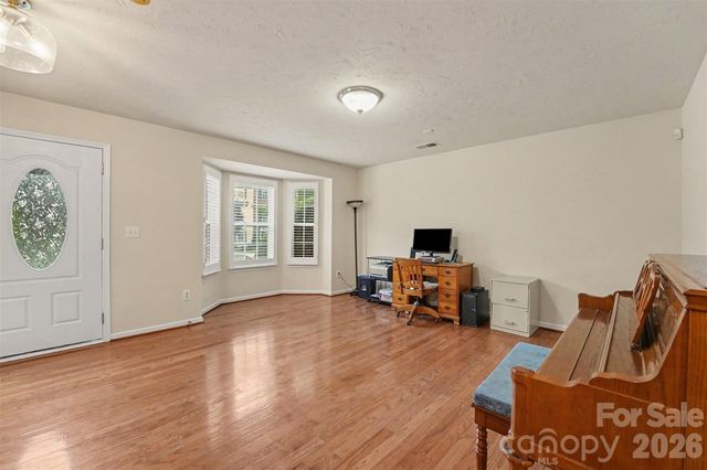 9866 Treeside Lane, Matthews, NC 28105