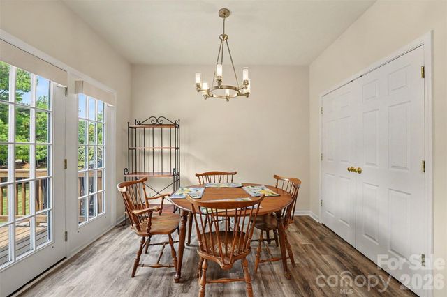 9866 Treeside Lane, Matthews, NC 28105