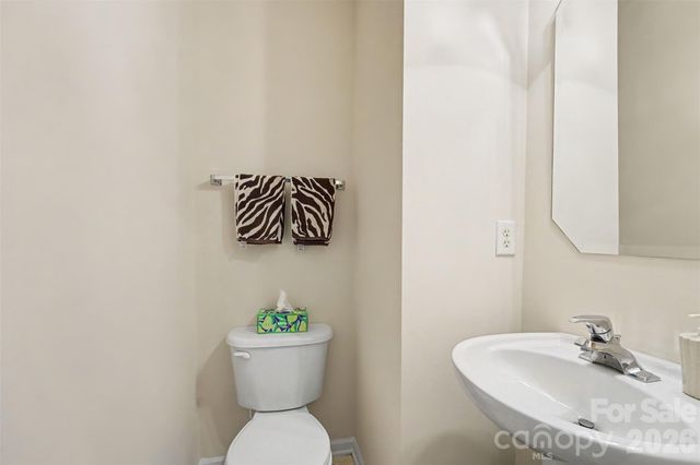 9866 Treeside Lane, Matthews, NC 28105