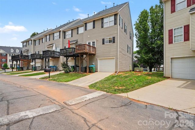 9866 Treeside Lane, Matthews, NC 28105