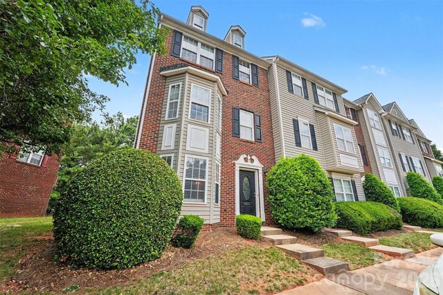 9866 Treeside Lane, Matthews, NC 28105