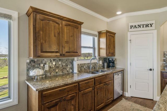 2711 Lookout Lane, Grove, OK 74344