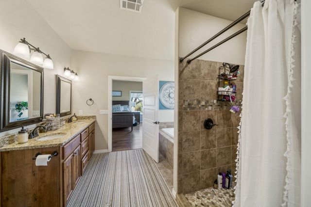 2711 Lookout Lane, Grove, OK 74344