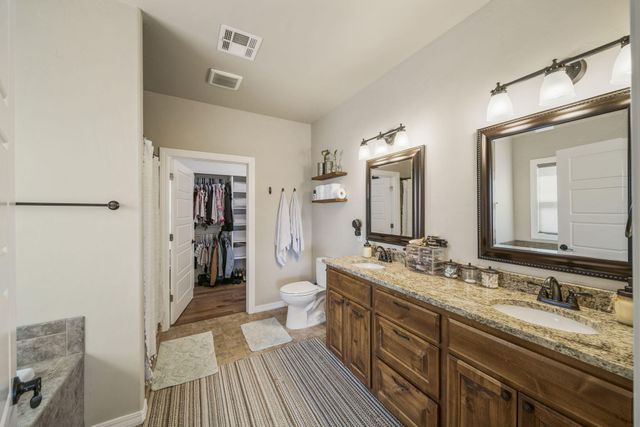 2711 Lookout Lane, Grove, OK 74344