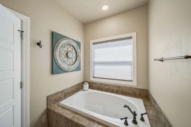 2711 Lookout Lane, Grove, OK 74344