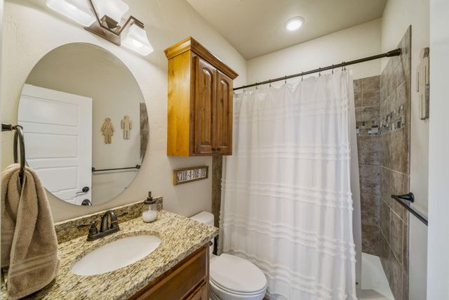 2711 Lookout Lane, Grove, OK 74344