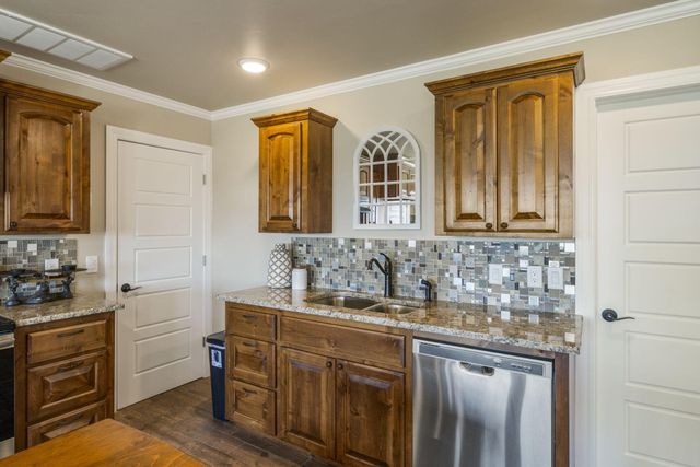 2711 Lookout Lane, Grove, OK 74344