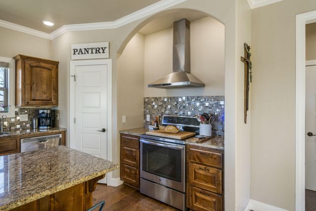 2711 Lookout Lane, Grove, OK 74344