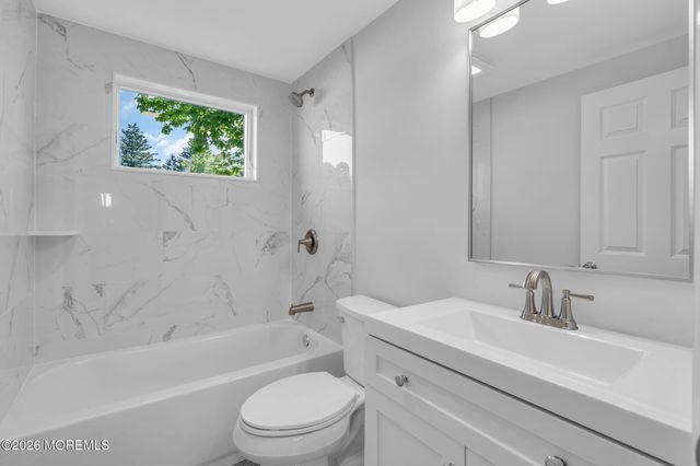 17 Harrison Road, Freehold, NJ 07728