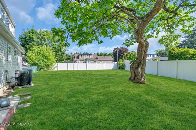 17 Harrison Road, Freehold, NJ 07728