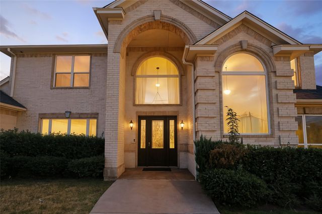 10601 Pack Saddle Trail, Fort Worth, TX 76108