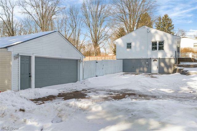 99 N Munroe Road, Tallmadge, OH 44278