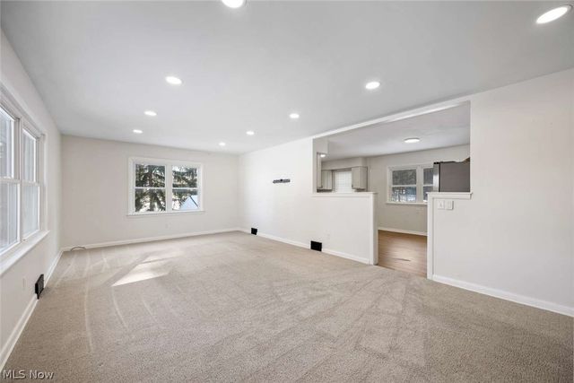 99 N Munroe Road, Tallmadge, OH 44278