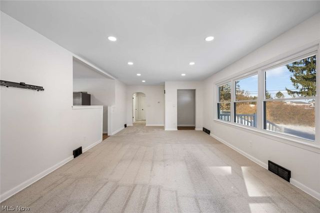 99 N Munroe Road, Tallmadge, OH 44278