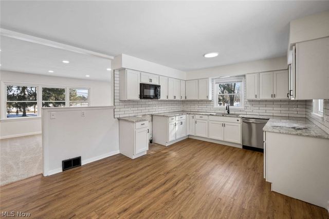 99 N Munroe Road, Tallmadge, OH 44278