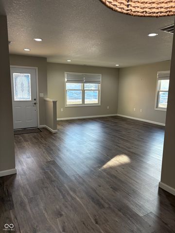 306 E Charter Drive, Muncie, IN 47303