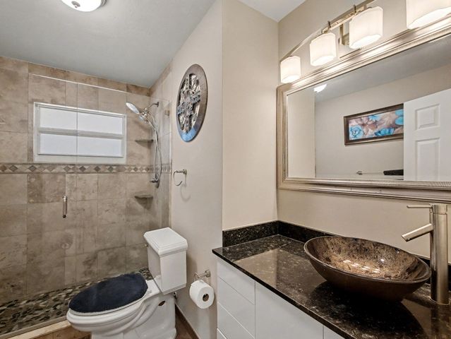 530 Australian Circle, Lake Park, FL 33403