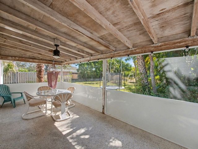 530 Australian Circle, Lake Park, FL 33403