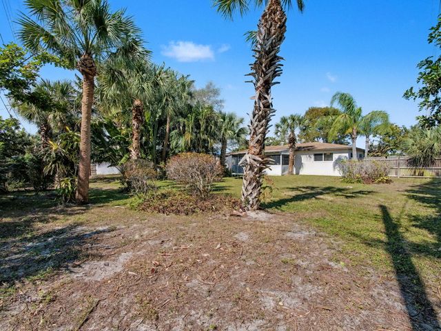 530 Australian Circle, Lake Park, FL 33403