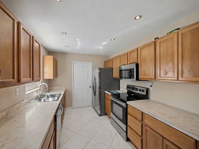 530 Australian Circle, Lake Park, FL 33403