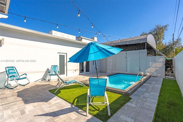 2464 NW 104th St, Miami, FL 33147