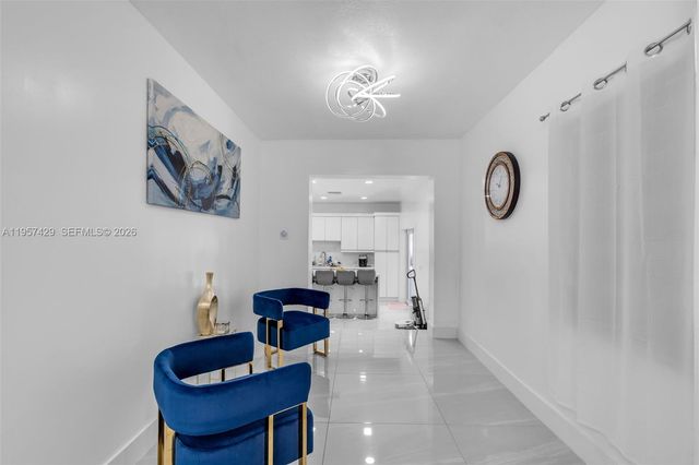 2464 NW 104th St, Miami, FL 33147