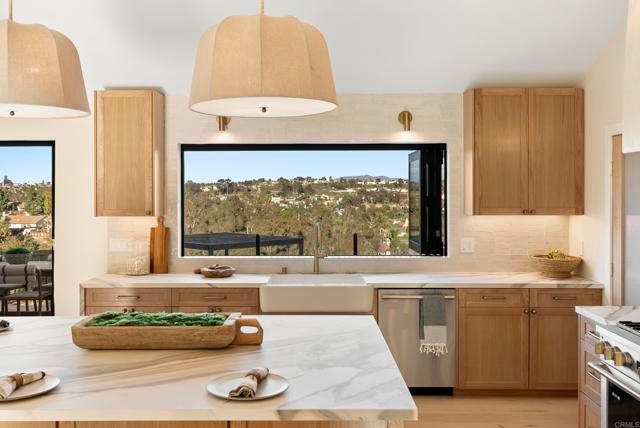 3920 Holly Brae, Carlsbad, CA 92008