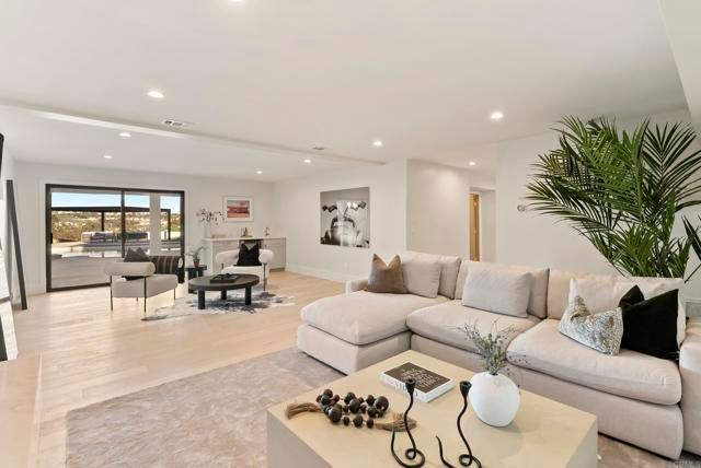 3920 Holly Brae, Carlsbad, CA 92008