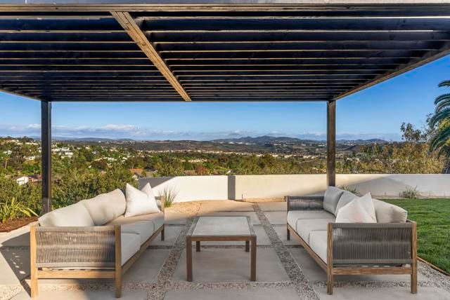 3920 Holly Brae, Carlsbad, CA 92008