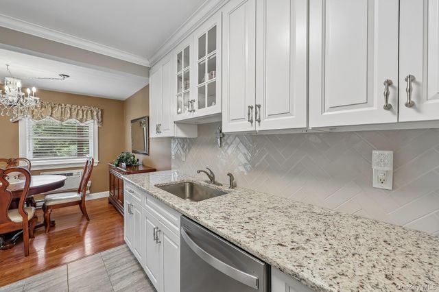 1 Germonds Village 5, Nanuet, NY 10954