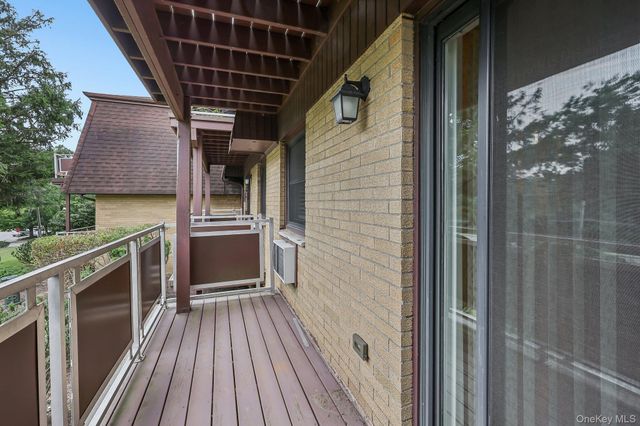 1 Germonds Village 5, Nanuet, NY 10954
