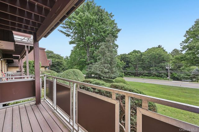 1 Germonds Village 5, Nanuet, NY 10954