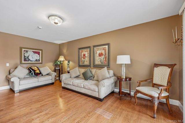 1 Germonds Village 5, Nanuet, NY 10954