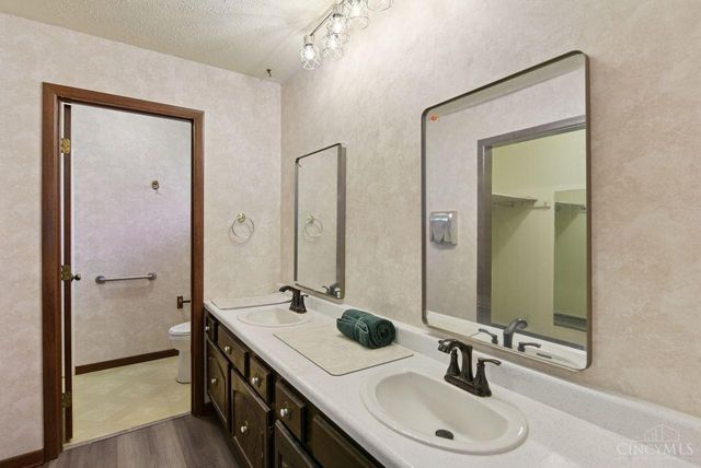 1600 Woodhall Court, Middletown, OH 45042