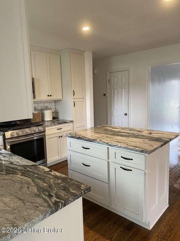 1705 Girard Dr, Louisville, KY 40222